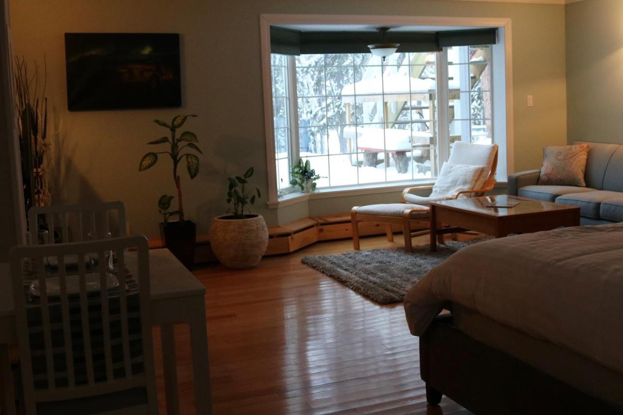 Great Slave Lakeside Bed & Breakfast Yellowknife Exterior foto